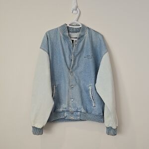 Retro 80's/90's Canadian Wolf Motif Light Blue Denim Streetwear Bomber Jacket